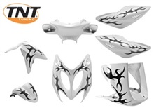 KIT COMPLETO DE 7 PIEZAS FLAMING PARA AEROX BLANCO / NEGRO