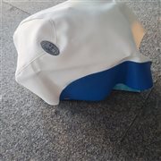 FUNDA DE ASIENTO AEROX (TNT) BLANCA CON LATERALES  AZULES